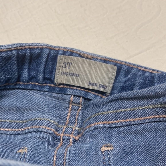 3T (6/$20) Stretch-Denim Jean Shorts by Gap - Picture 12 of 14